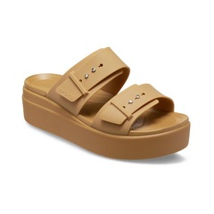 Sandália Crocs Brooklyn Low Wedge W Sandal Umber - Unissex - Foto 2