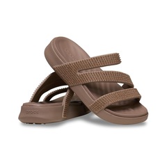 Sandália Crocs Getaway Gems Strappy Sandal Latte - Unissex - Foto 3