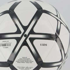 Bola de Futebol de Campo Real Madrid adidas CLB Home - Foto 3
