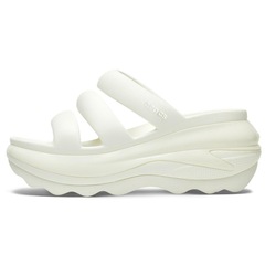 Sandália Feminino Crocs Classic Mega Crush Triple Strap Chalk - Foto 3