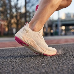 Tênis Feminino Under Armour Charged Fleek - Foto 6
