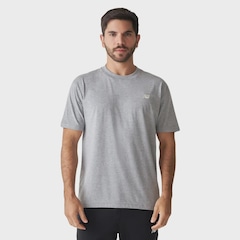 Camiseta New Balance Essentials Sl - Masculina - Foto 1