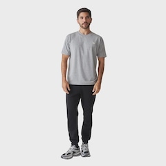 Camiseta New Balance Essentials Sl - Masculina - Foto 2