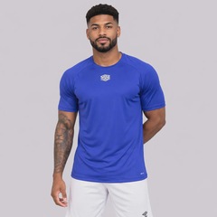 Camisa Umbro Poliamida Essential II Masculina - Foto 1