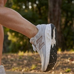 Tênis Feminino New Balance Evoz V4 - - Foto 7