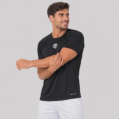 Camisa Umbro Poliamida Essential II Masculina - Foto 3