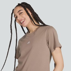 Camiseta adidas Essentials 3 Stripes Feminina - Foto 5