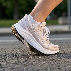 Tênis Feminino New Balance Fresh Foam Arishiv4 Tira Lux - Foto 7