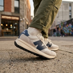 Tênis Unissex New Balance 370V1 - Foto 4