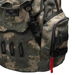 Mochila Oakley Bathroom Skin - 21 Litros - Foto 6