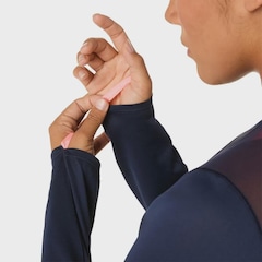 Camiseta Asics Manga Longa Road Graphic Ls Top - Feminina - Foto 8