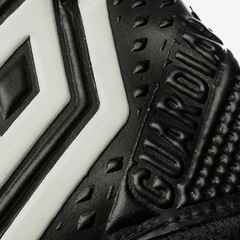 Luva de Goleiro de Futebol de Campo Umbro Guardian Adulto - Foto 4