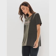 Camiseta Body For Sure Lisa Stone - Feminina - Foto 3