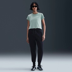 Camiseta Nike Sportswear Club Feminina