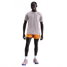 Imagem do produto Camiseta Dri-FIT Nike Stride Masculina na posição 4 de 5