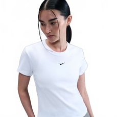 Imagem do produto Camiseta Nike Sportswear Feminina na posição 23 de 5