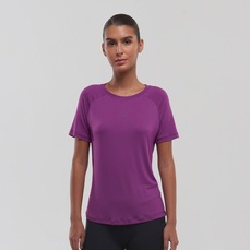 Imagem do produto Camiseta Umbro Essential Feminina na posição 24 de 5