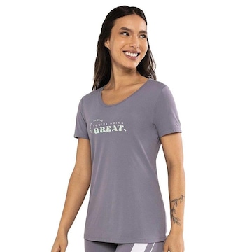 Camiseta Alto Giro Skin Fit - Feminina