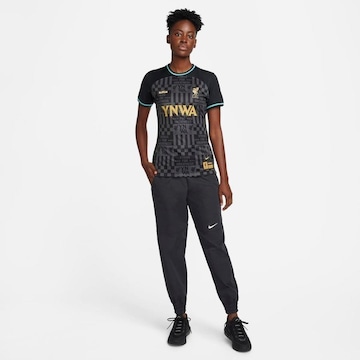 Camiseta Nike Liverpool Stadium - Feminina