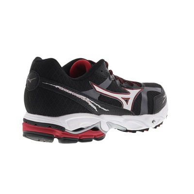 mizuno wave maverick 2