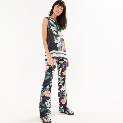 Calça Flare Farm Rio Floral Manaus - Feminina - Foto 3
