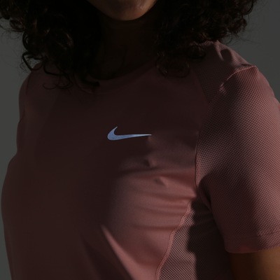Camiseta Nike Miler SS - Feminina - Foto 4