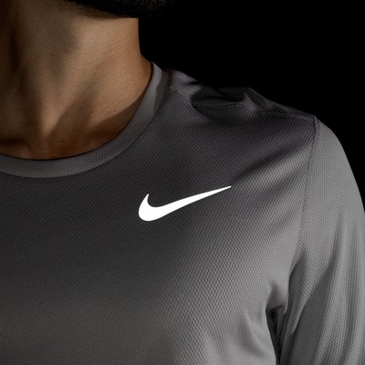 Camiseta Nike Run Top SS - Masculina - Foto 4