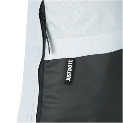 Bolsa Nike Radiate Tote - Feminina - 20 Litros - Foto 6