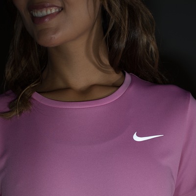 Camiseta Nike Miler Top SS - Feminina - Foto 4