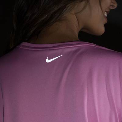 Camiseta Nike Miler Top SS - Feminina - Foto 5