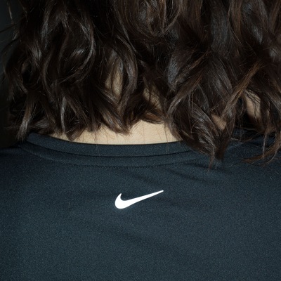 Camiseta Manga Longa Nike Miler Top LS - Feminina - Foto 4