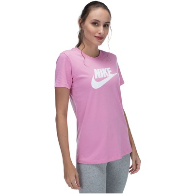 Camiseta Nike Sportswear Essential Icon Futura - Feminina - Foto 2