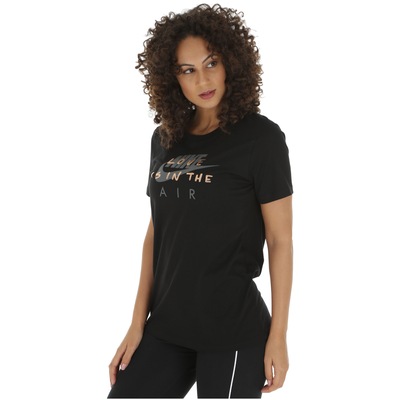 Camiseta Nike Sportswear Love Is In The Air - Feminina - Foto 2