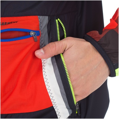 Jaqueta Corta-vento com Capuz Nike Windrunner - Masculina - Foto 5