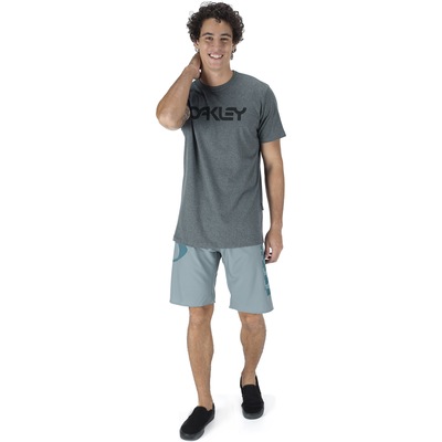 Bermuda Oakley Hole Sheet Block - Masculina - Foto 5