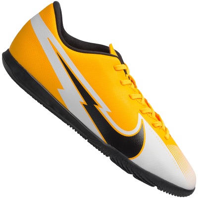Chuteira Futsal Nike Mercurial Vapor 13 Club IC - Adulto - Foto 1