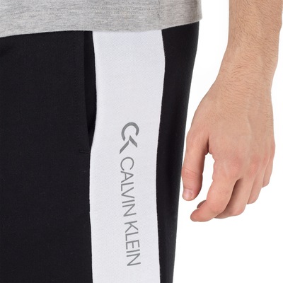 Bermuda de Moletom Calvin Klein Bicolor - Masculina - Foto 5