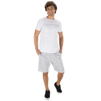 Camiseta Calvin Klein Básica - Masculina - Foto 4