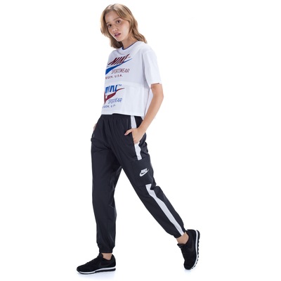 Camiseta Nike Sportswear Icon Clash SS - Feminina - Foto 4