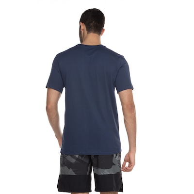 Camiseta Nike Sportwear Club - Masculina - Foto 3
