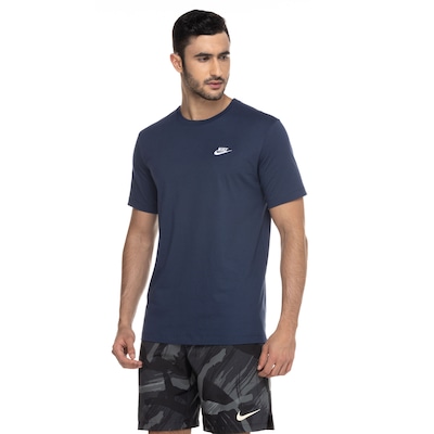 Camiseta Nike Sportwear Club - Masculina - Foto 5