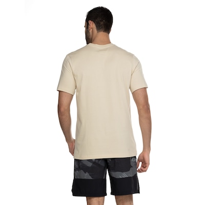 Camiseta Nike Sportwear Club - Masculina - Foto 6
