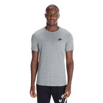 Camiseta Nike Sportwear Club - Masculina - Foto 2