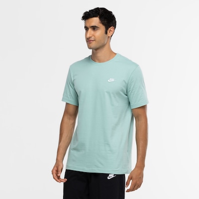 Camiseta Nike Sportwear Club - Masculina - Foto 5