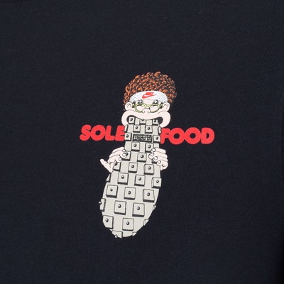 Camiseta Nike Sportwear SS Tee Food - Masculina - Foto 3