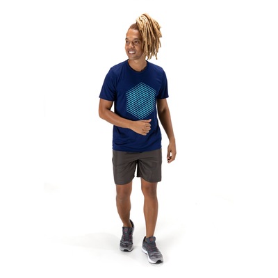 Camiseta Asics Manga Curta Logo Diagonal - Masculina - Foto 4