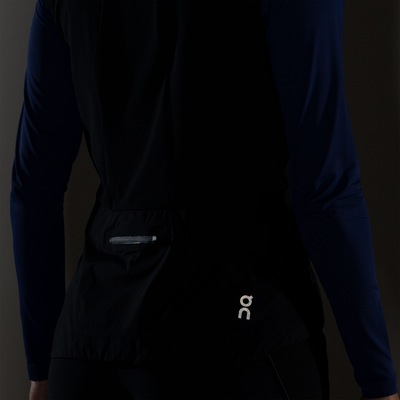 Colete On Running Weather Vest - Feminino - Foto 5