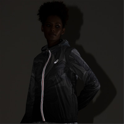 Jaqueta Corta-Vento Feminina ASICS com Capuz Toyama Estampa Sumi Packable - Foto 5