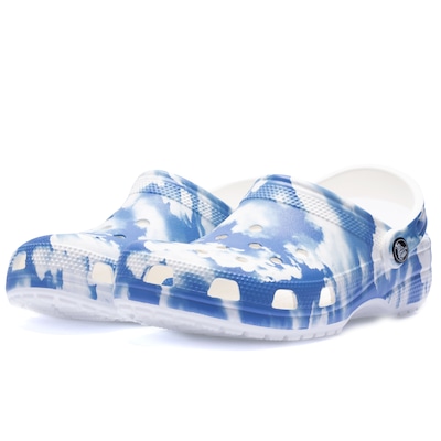 Sandália Crocs Classic Out Of This World - Masculino - Foto 2