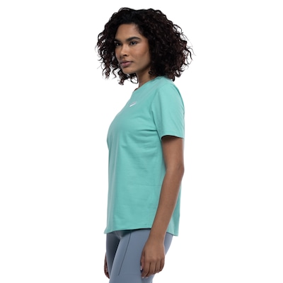 Camiseta Feminina Nike Manga Curta Sportswear Club - Foto 2